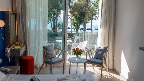    Twin Room with Sea View 